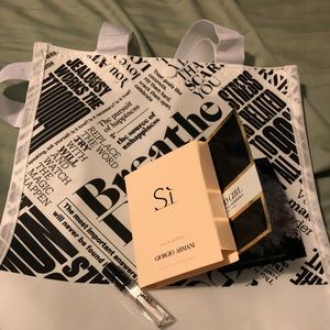 Small Lululemon Tote with 3 samples
